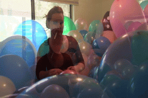 www.faythonfire.com - 501 Balloons Fearlessly Popped thumbnail