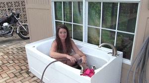 www.faythonfire.com - Naked Bathtub Inflate2Pops thumbnail